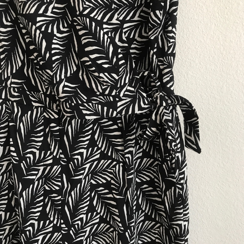 Loft by Ann Taylor Petites Romper Wrap Sz 10P - Picture 2 of 4